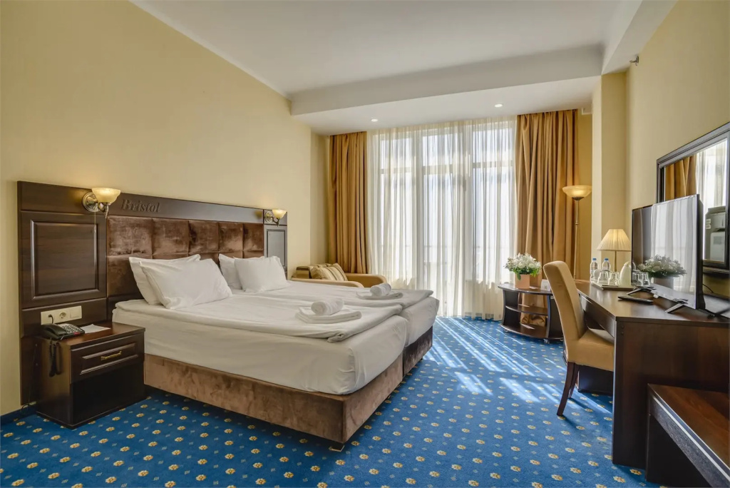 Deluxe Double room with sea view (full double bed)