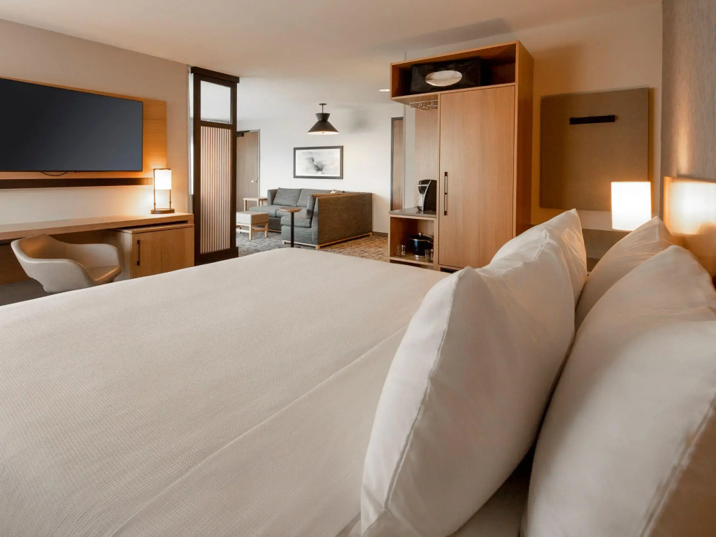 View Double room (full double bed)