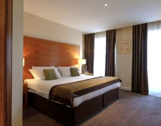 Angus Hotel Room Type - Square View Double room (full double bed)