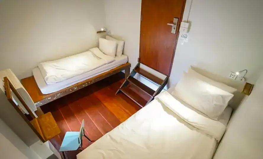 Small Double room (twin beds)