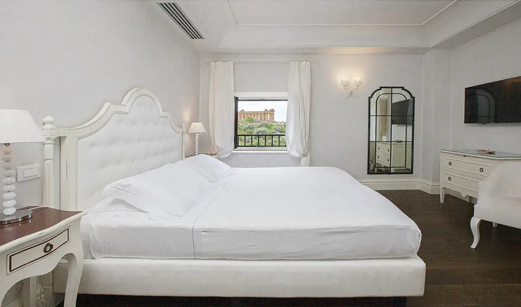 Temple View Double room (full double bed)