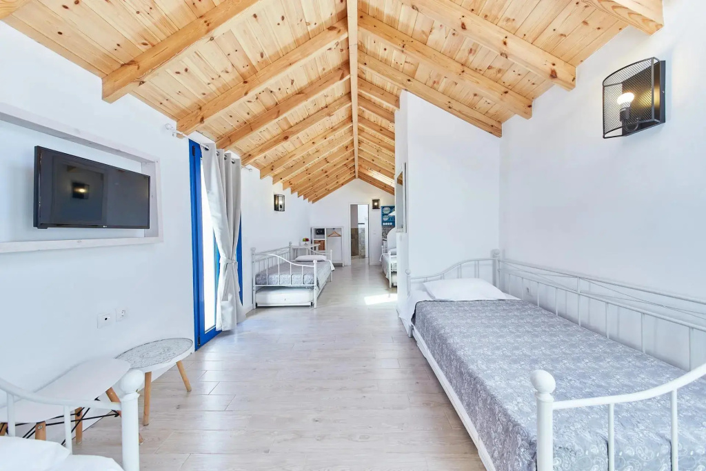 Friends Quadruple Loft