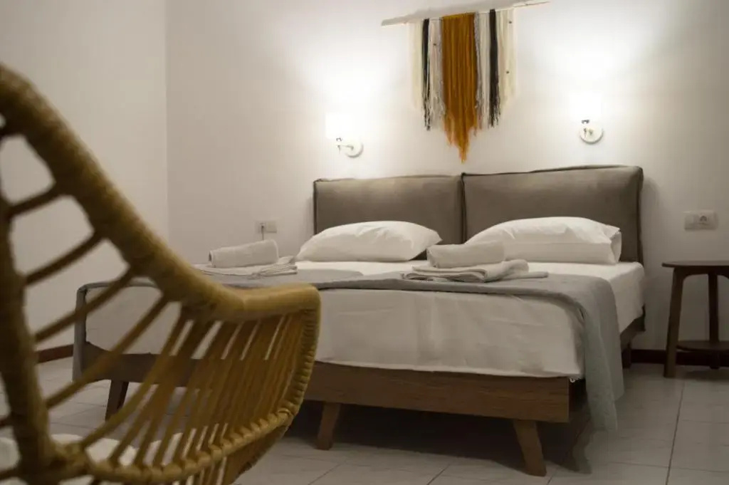 Double room with garden view (full double bed)