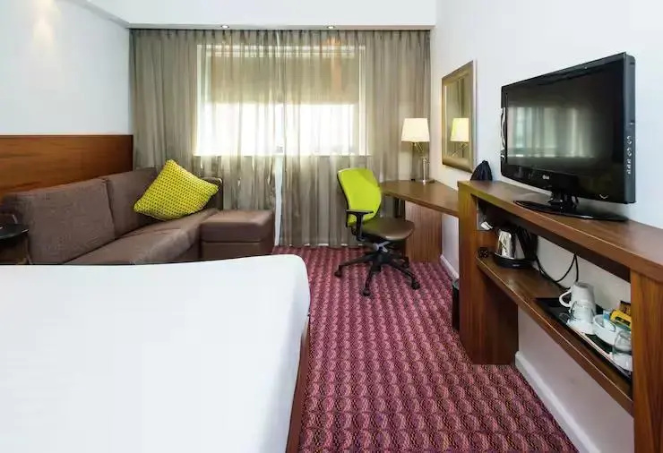 Hampton by Hilton Liverpool City Center - Tap to explore photos