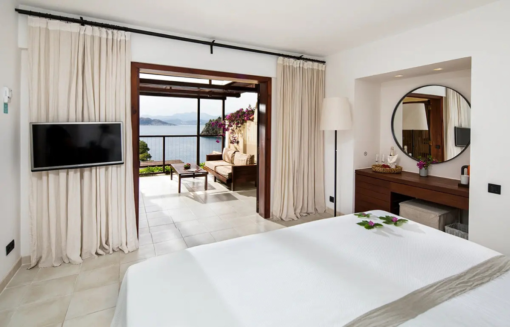 Hillside Beach Club image rooms