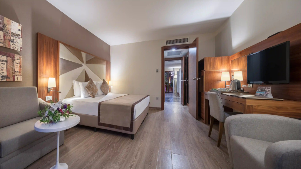 Lagoon Family Suite