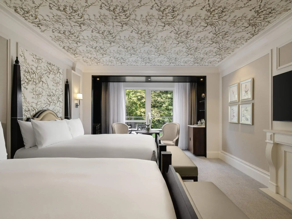 Deluxe Quadruple room with balcony