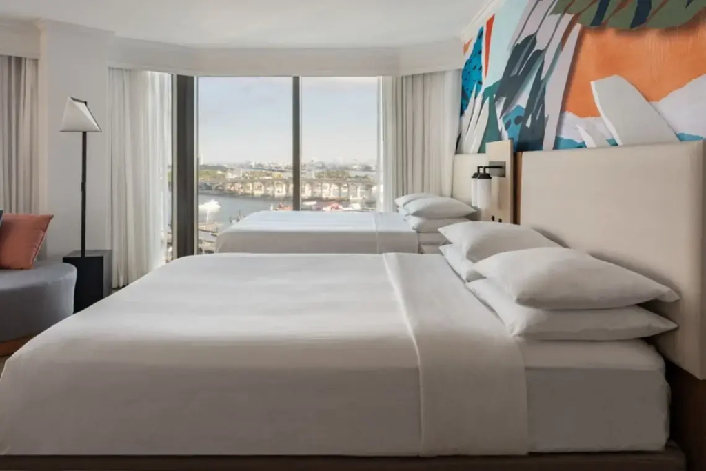 Junior Suite with Biscayne Bay view
