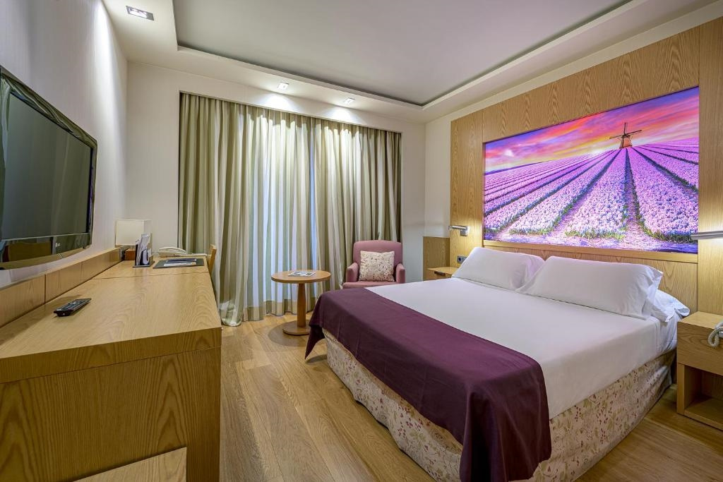 Double room with balcony (full double bed)