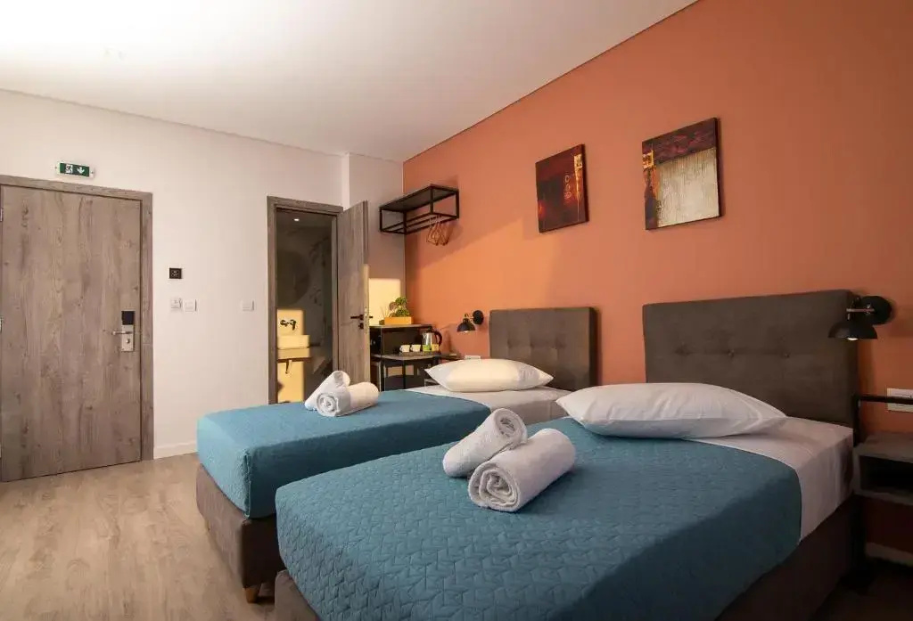 Double room (twin beds)