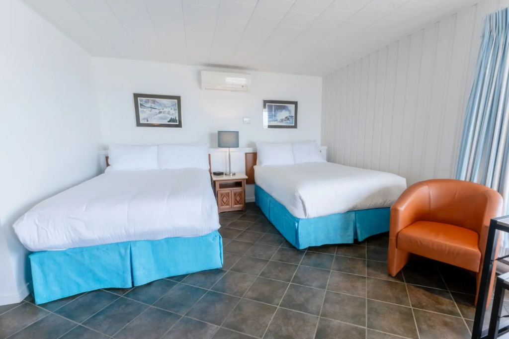 Signature Quadruple Rocher Percé Pavilion room
