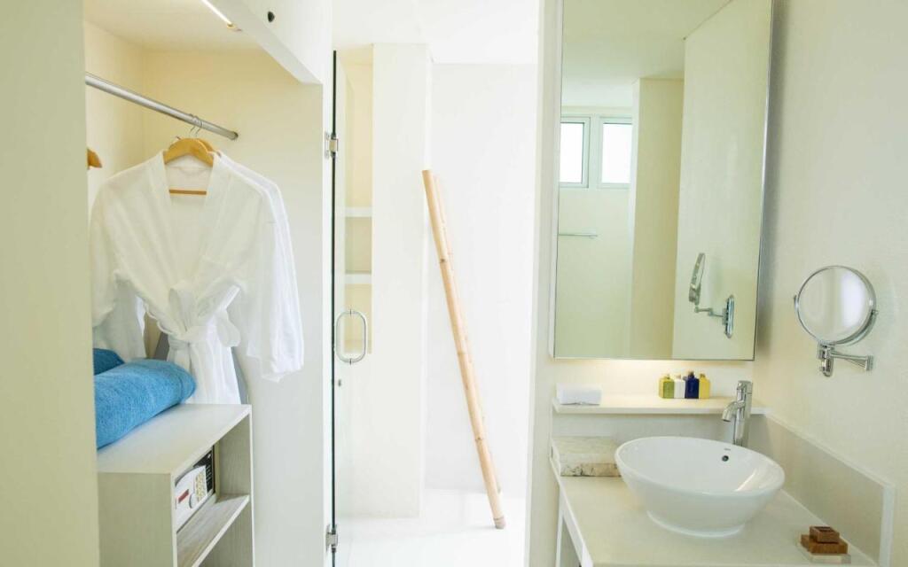 Holiday Inn Resort Kandooma Maldives