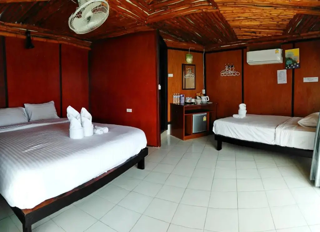 Deluxe Triple room beachfront