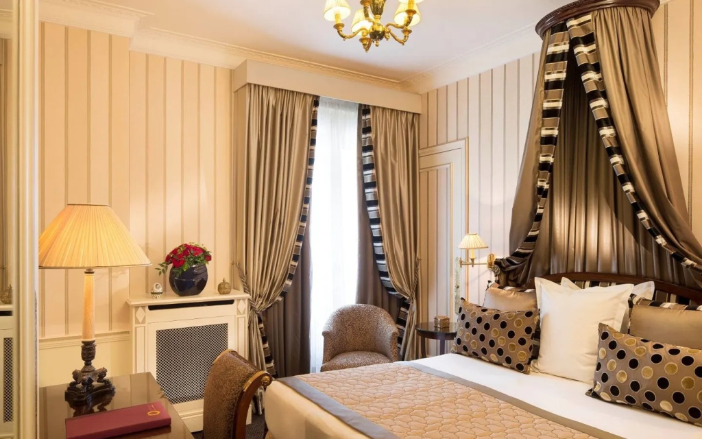 Napoleon Hotel 33