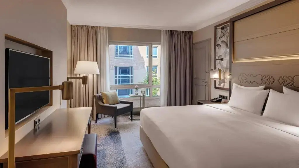 Executive Double Suite (full double bed)