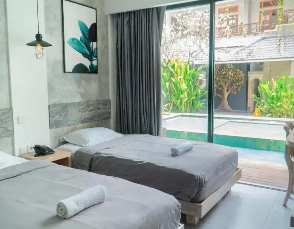 Deluxe with Pool Access Double room (twin beds)