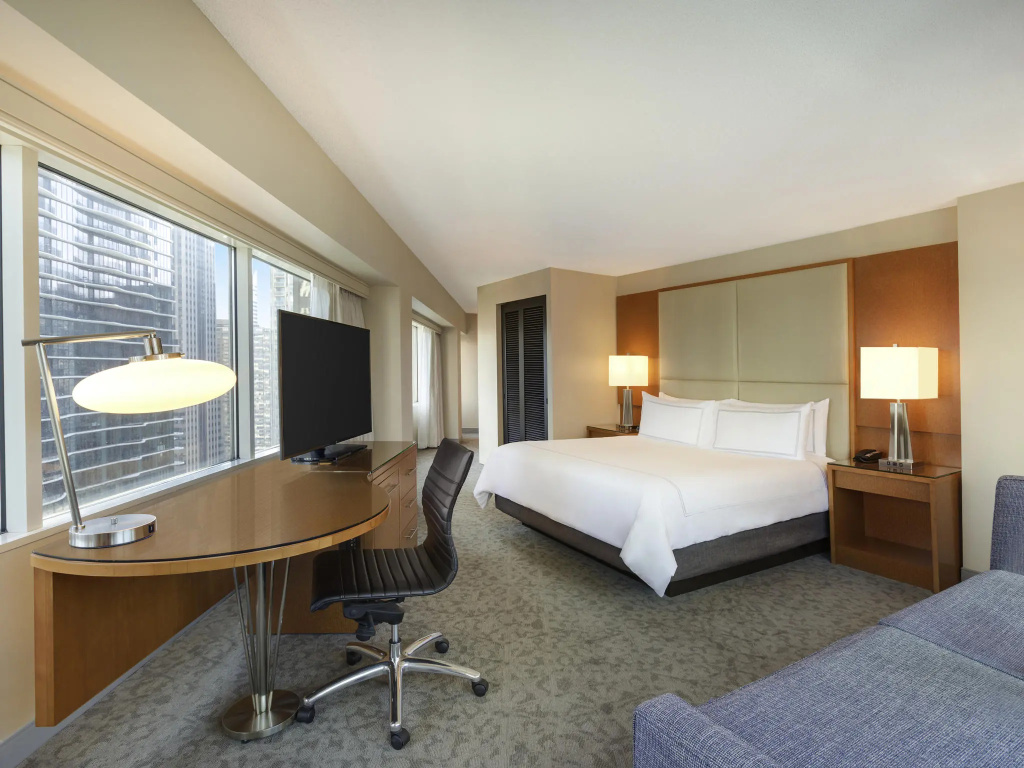 Premier Corner Double room (full double bed)
