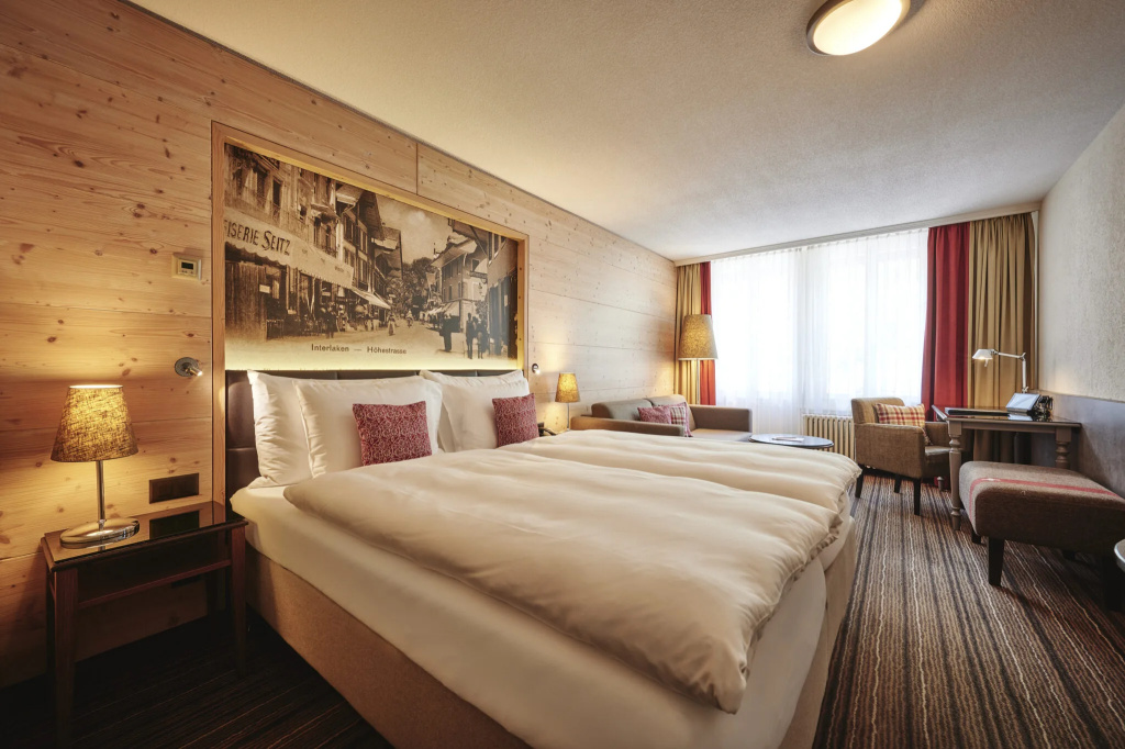 Large Double room (twin beds)