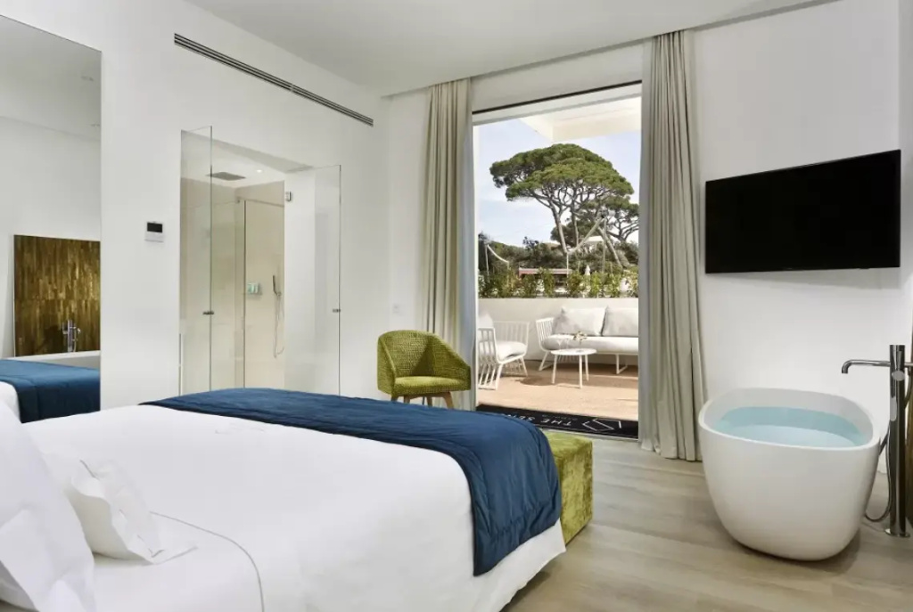 1 Bedroom Garden Double Suite (full double bed)