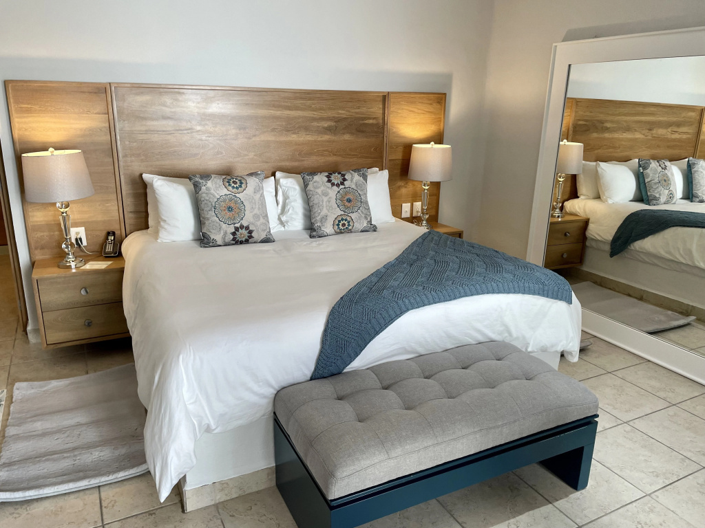 Vista Double room (full double bed)