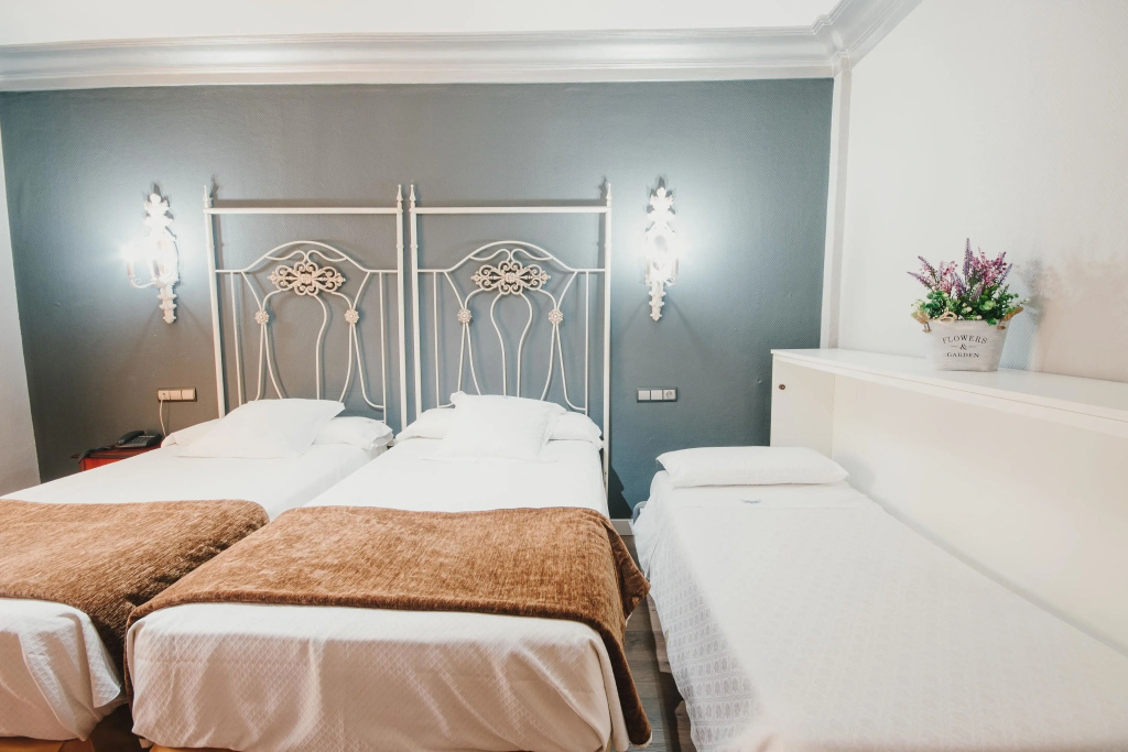 Triple room