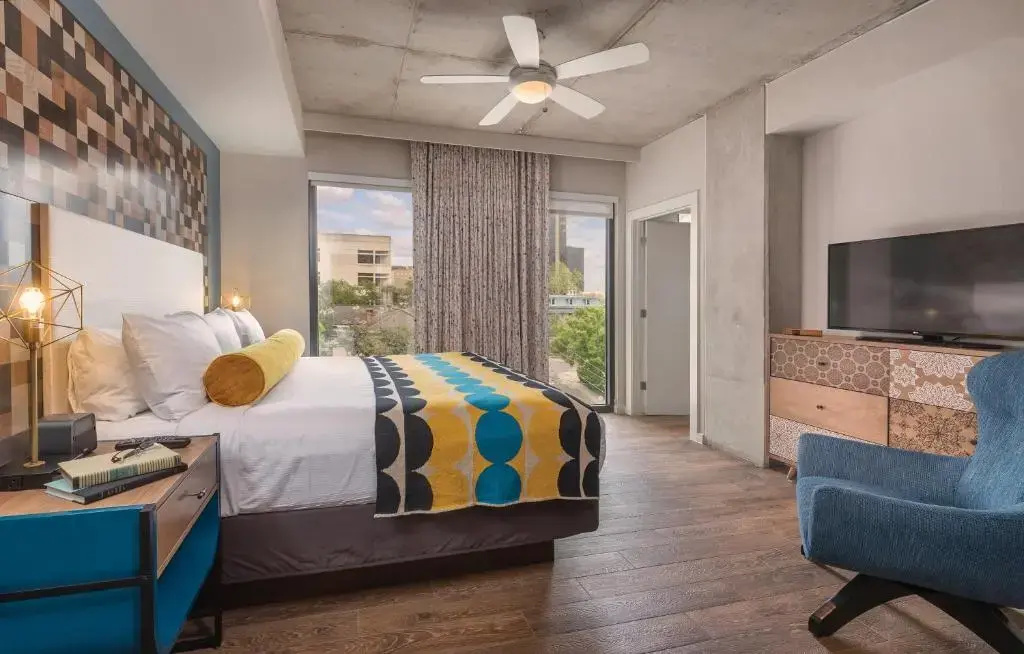 2 Bedrooms Quadruple Apartment