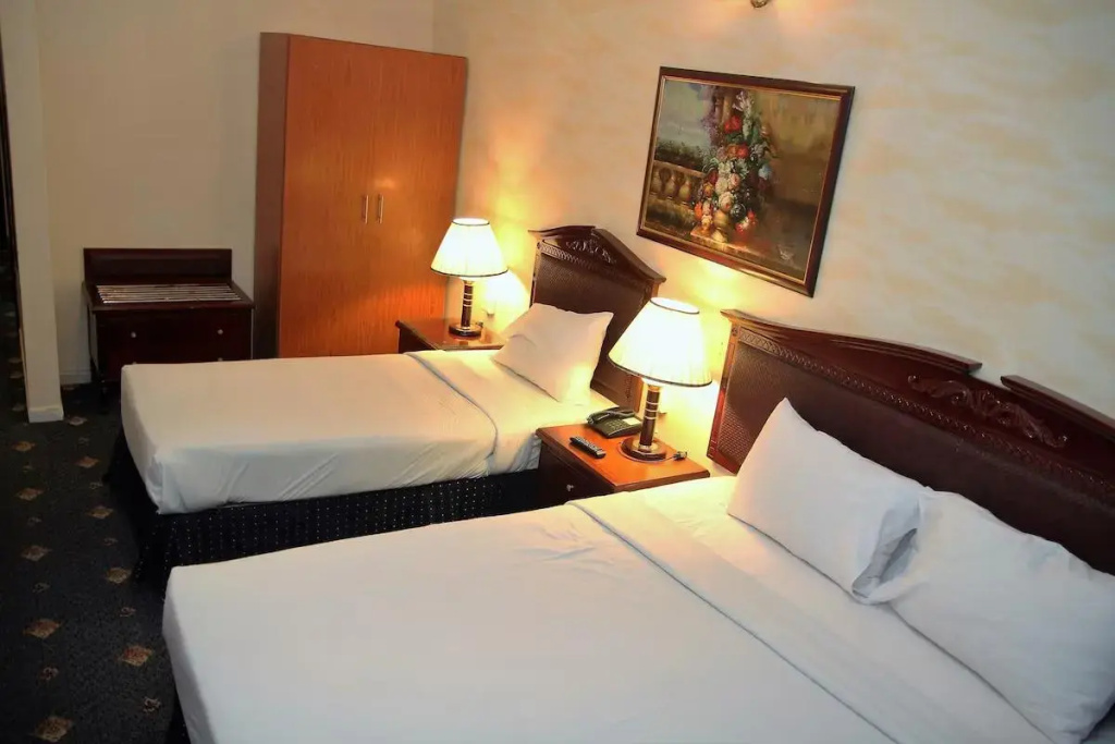 Premier Quintuple room
