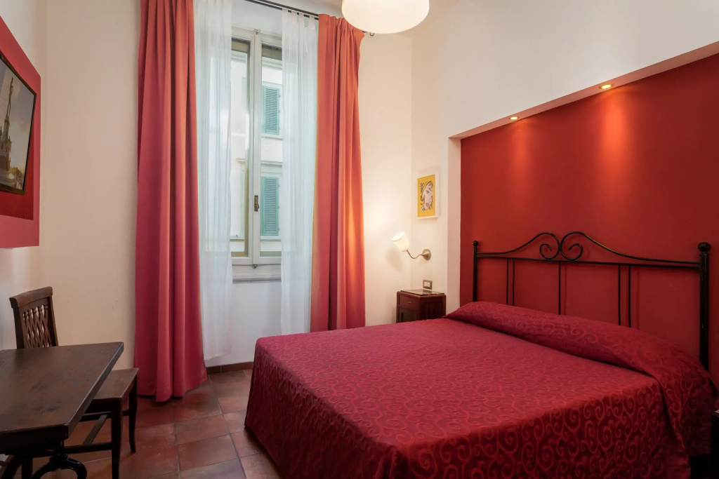 Double room (full double bed)