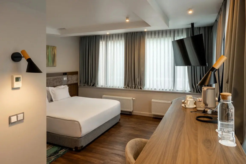 Nuur Hotel Room Type - Business Double Junior Suite full double bed