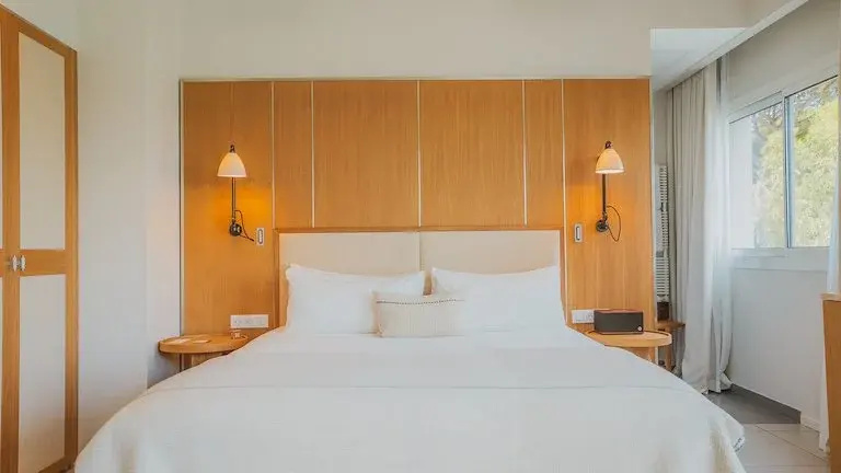 Prestige Double Natural room (full double bed)