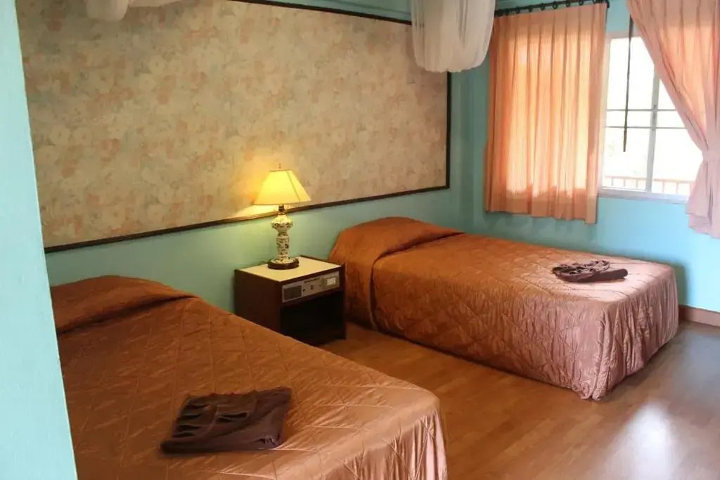 Double room with balcony (twin beds)