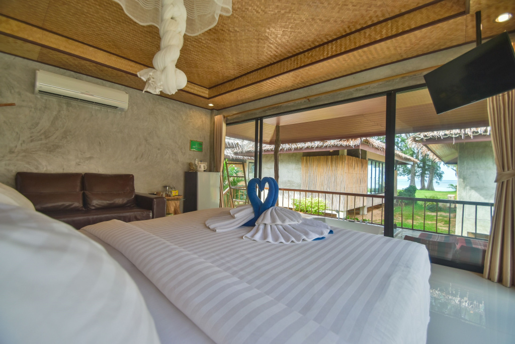 Deluxe Double Villa with sea view (twin beds)