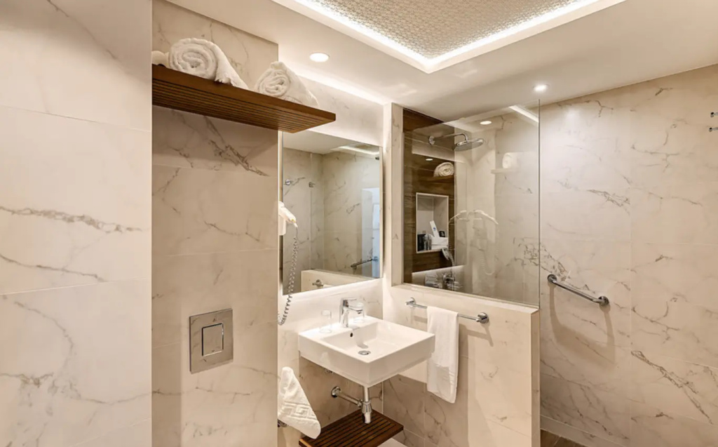 Hotel Perla Marina - Chambres