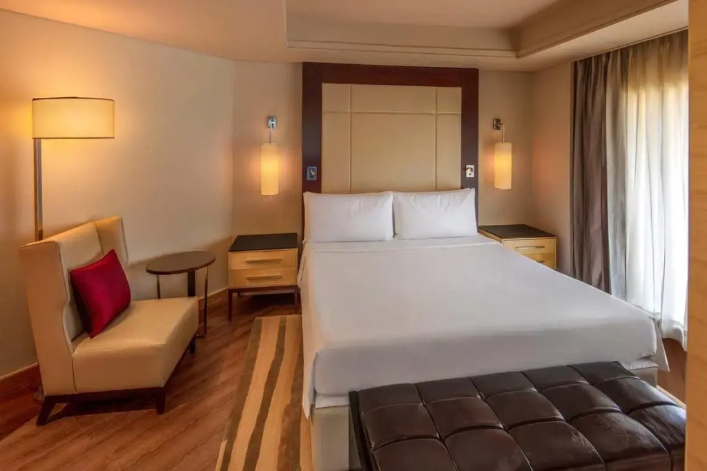 Sunset Executive Lounge Access Double Suite with ocean view (full double bed) (king size bed, lounge access)