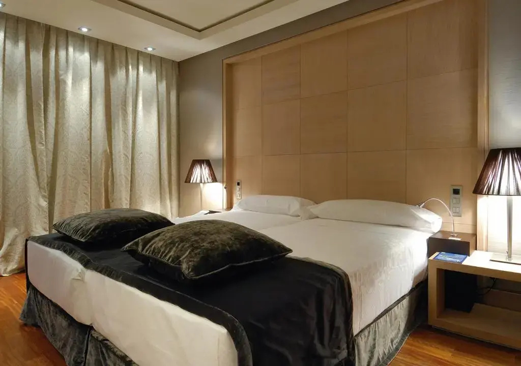 Executive Double room (full double bed)