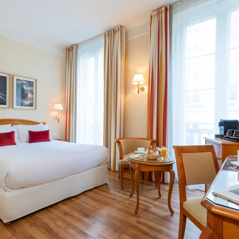 Deluxe Double room (full double bed)