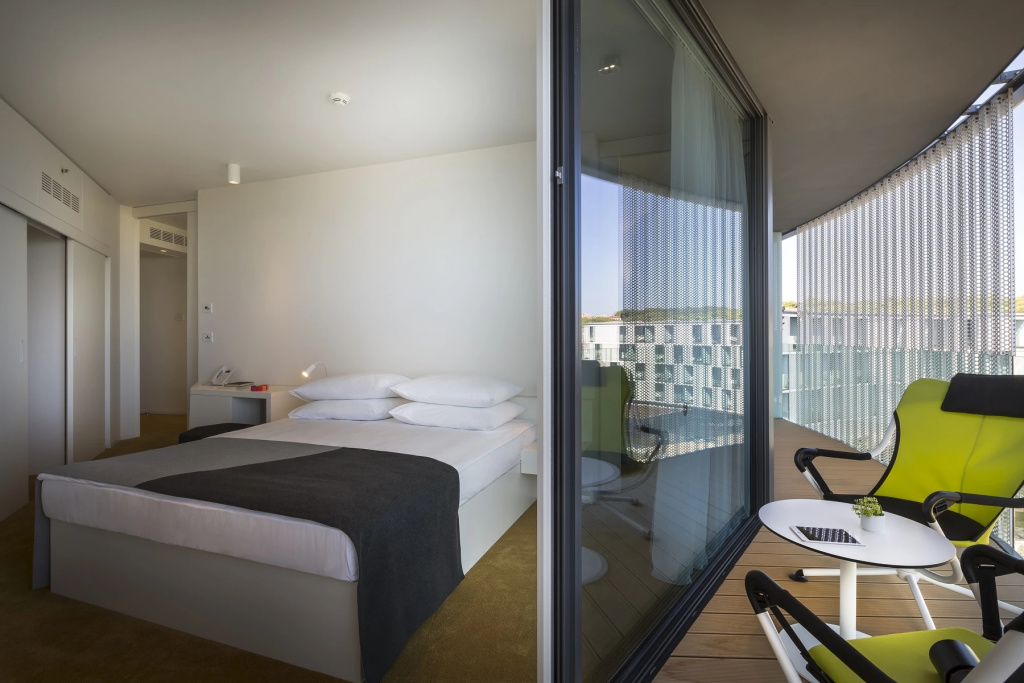Double Amarin Suite (full double bed)