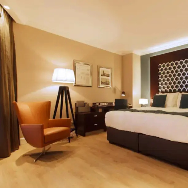 Deluxe Double Club room (full double bed)