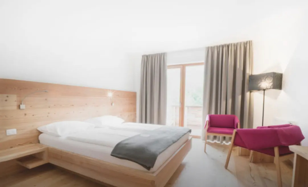 Sun Double room (full double bed)