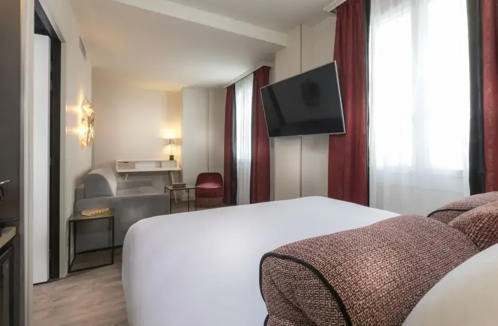 Double Junior Suite (full double bed)