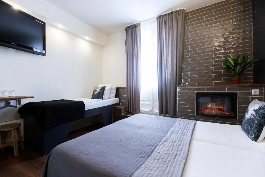 Triple room