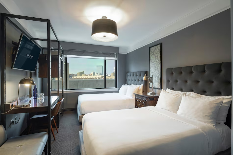 Deluxe Quadruple room