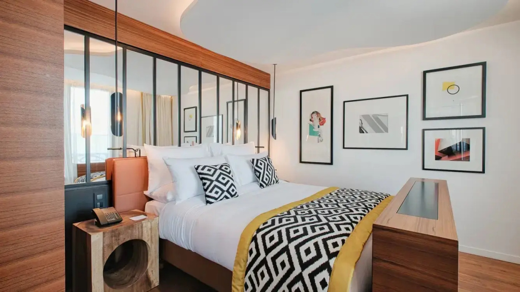 Bobo Double room with courtyard view (full double bed)
