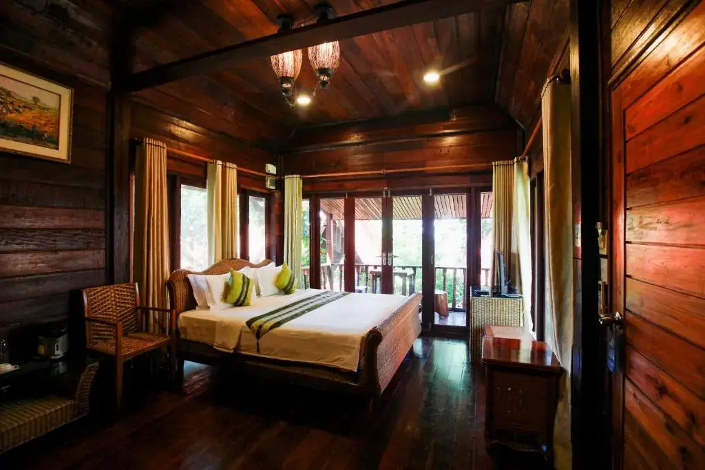 Hill Side Thai Double room (full double bed)