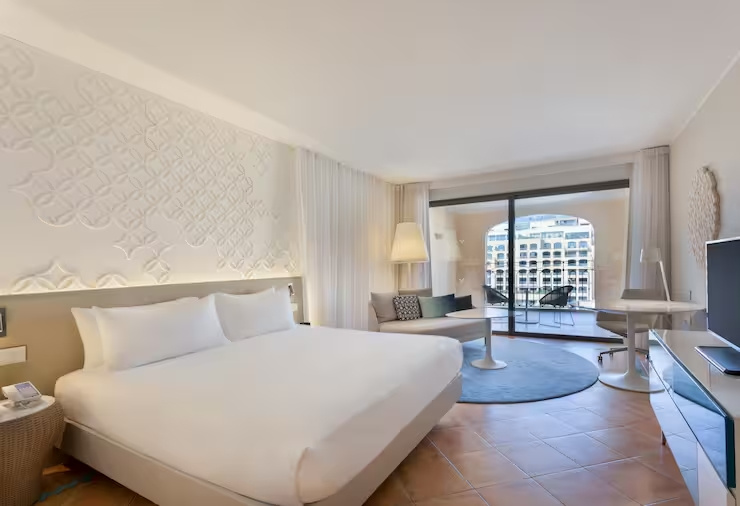 Executive Double room with balcony and with marina view (full double bed)
