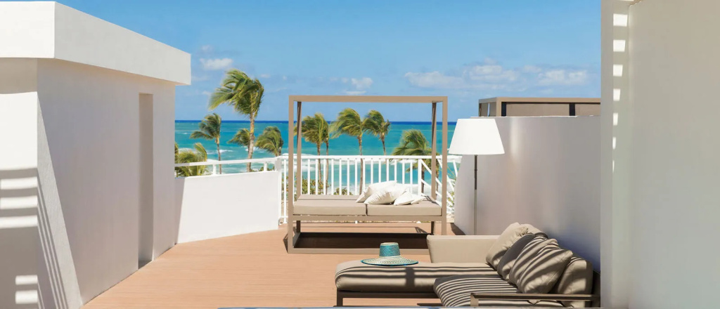 Honeymoon with Rooftop Terrace Excellence Club Double Suite oceanfront (full double bed)