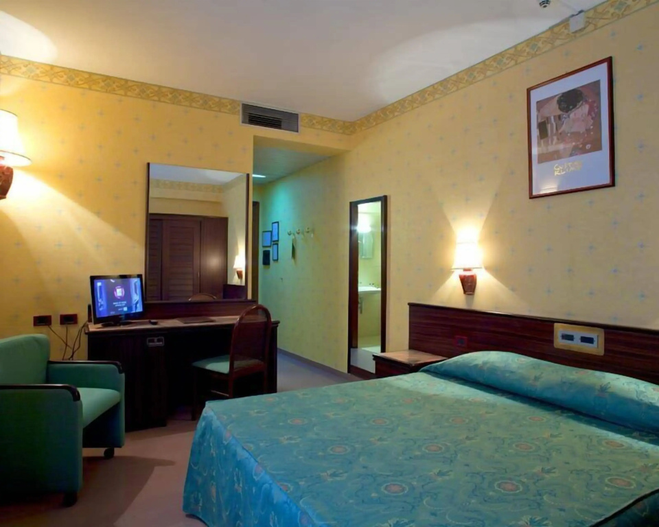 Master Double room (full double bed)
