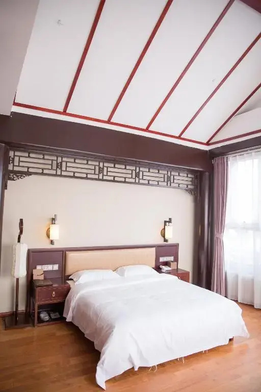 Traditional Deluxe Double room (full double bed)