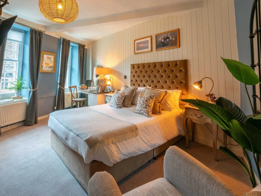 Double Bells Suite (full double bed)