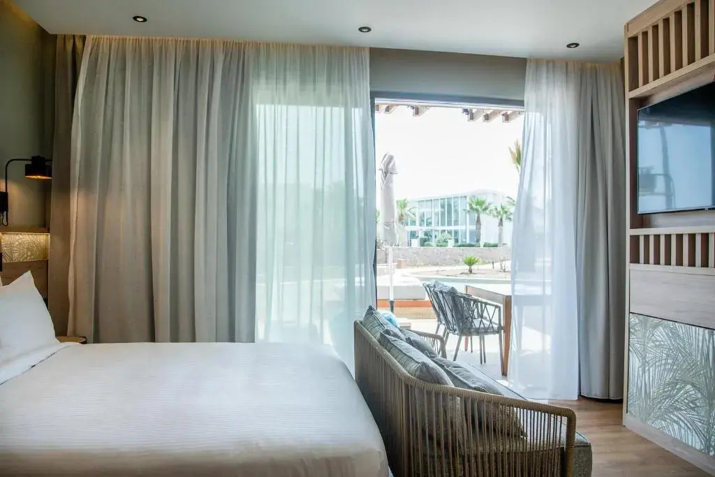 Classic with Outdoor Hot Tub Double room with garden view (full double bed)